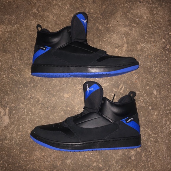 ***SOLD*** Jordan Fadeaway ‘Black Royal’ - Picture 2 of 8